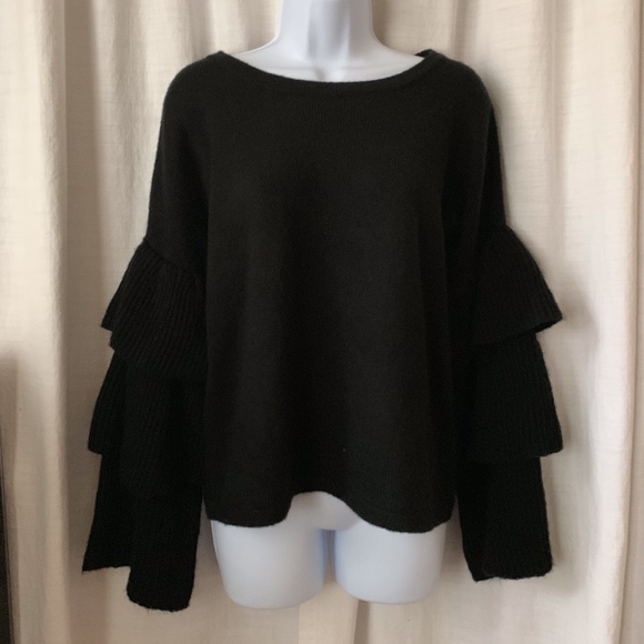 Cupio Sweaters - NWT CUPIO Bell Sleeve Sweater Black Small!!